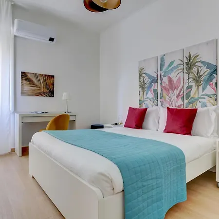 Vatican Doria 64 - And Apartment *